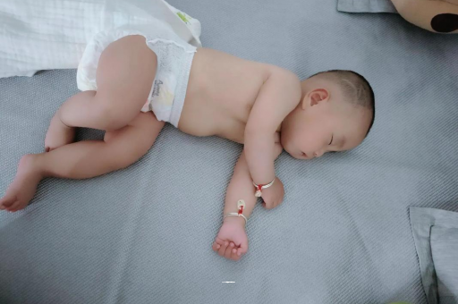 武汉怀孕多久会显肚子